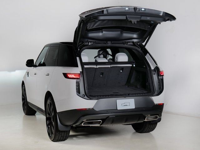 New 2026 Land Rover Range Rover Sport SE AWD/4WD image 30