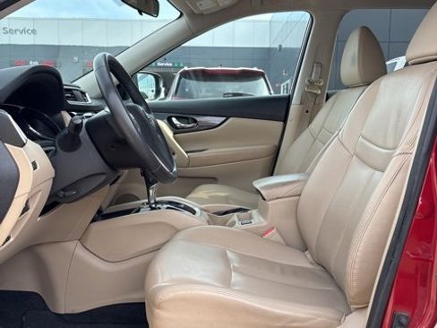 Used 2016 Nissan Rogue SL image 5