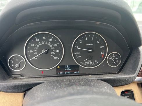 Used 2014 BMW 320i xDrive Sedan AWD/4WD image 12