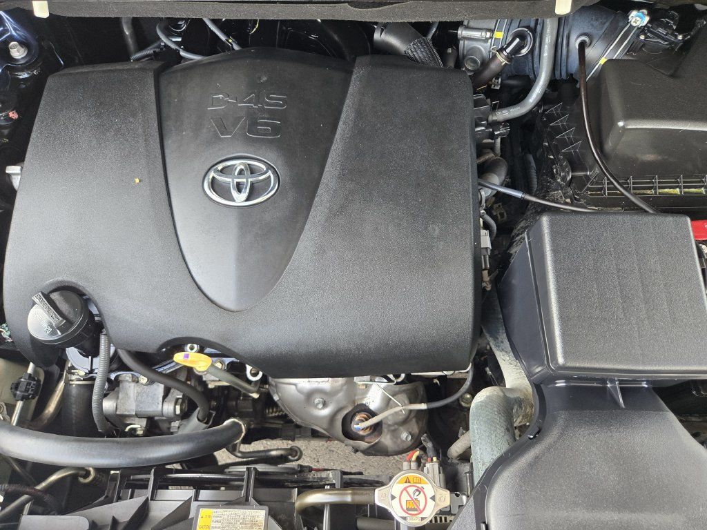 Used 2018 Toyota Sienna XLE w/ XLE Navigation Package FWD image 31