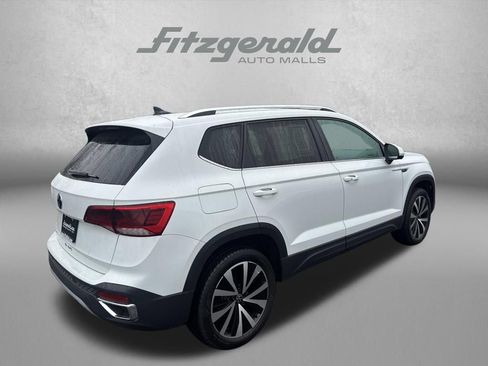 Used 2024 Volkswagen Taos SE FWD image 8