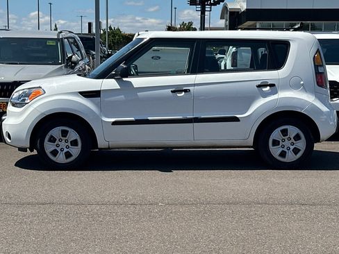 Used 2011 Kia Soul FWD image 7