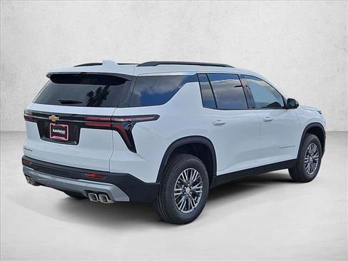 New 2026 Chevrolet Traverse LT w/ Driver Confidence Package image 2