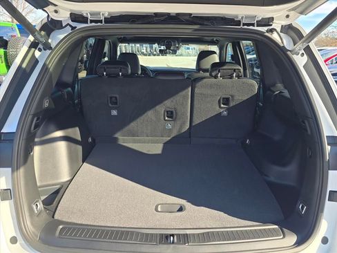 New 2026 Jeep Grand Cherokee Laredo image 8