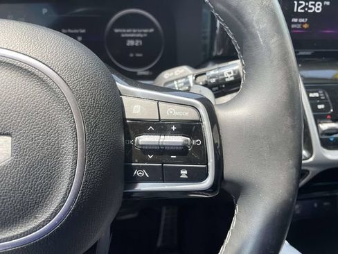 Certified 2023 Kia Sorento SX AWD/4WD image 30