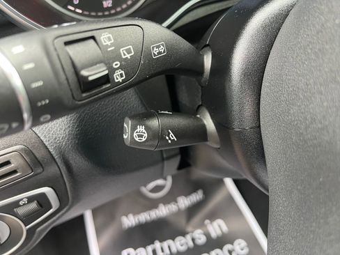 Used 2022 Mercedes-Benz GLC 300 4MATIC image 23
