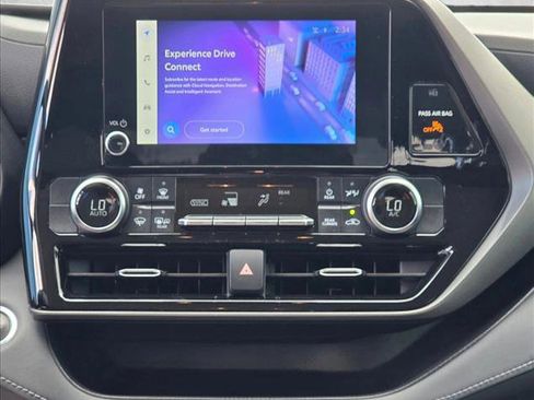 Used 2023 Toyota Highlander LE image 15