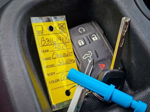 Used 2019 Chevrolet Silverado 1500 Custom w/ Custom Value Package image 30