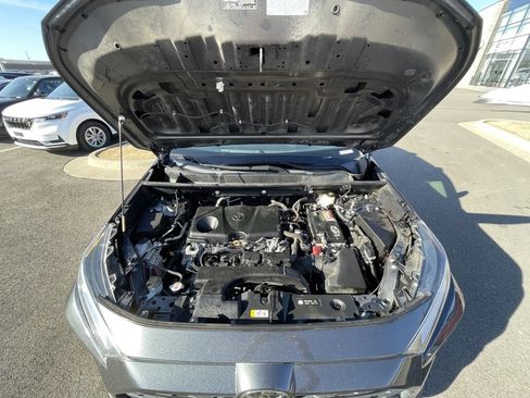 Used 2020 Toyota RAV4 XLE image 28
