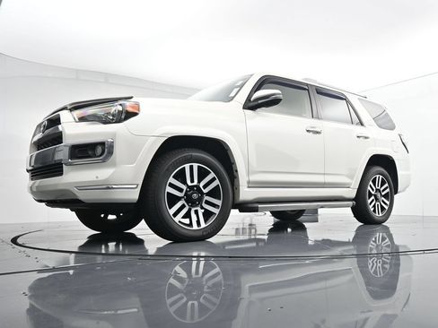 Used 2017 Toyota 4Runner Limited AWD/4WD image 34