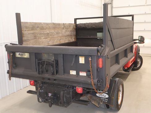 Certified 2017 Ford F550 4x4 Regular Cab Super Duty image 33