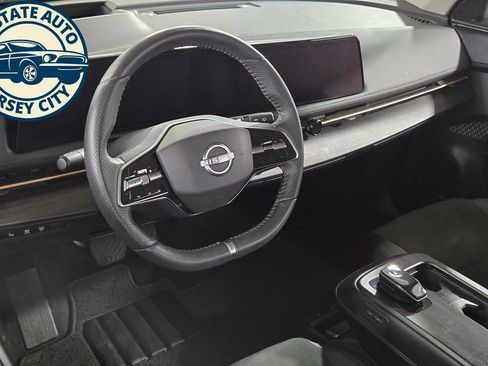Used 2023 Nissan Ariya AWD image 10