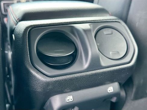 Used 2018 Jeep Wrangler Unlimited Rubicon AWD/4WD image 24