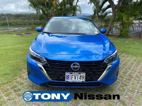 Used 2025 Nissan Sentra SV FWD image 2