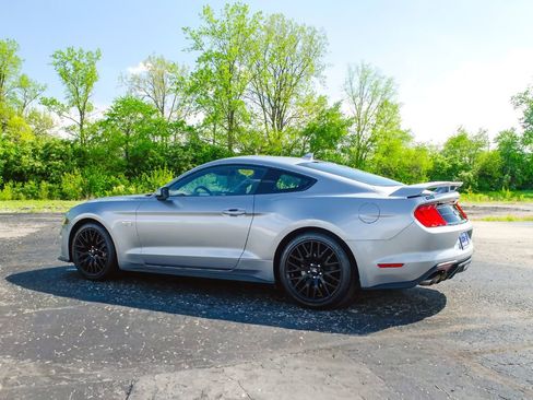 Used 2021 Ford Mustang GT RWD image 6