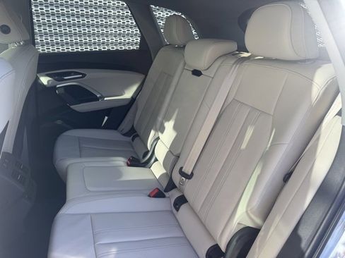 Certified 2025 Audi Q5 Premium image 11