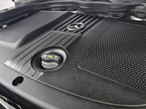 Used 2014 Mercedes-Benz E 250 BlueTEC Sedan image 9