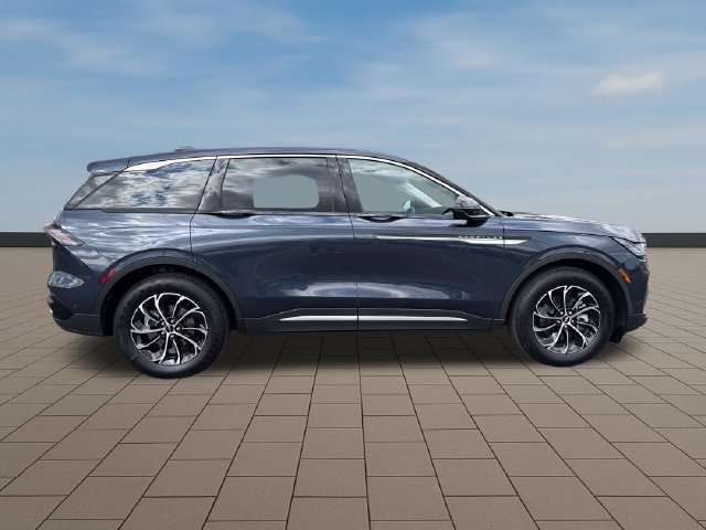 Certified 2024 Lincoln Nautilus Premier AWD/4WD image 8