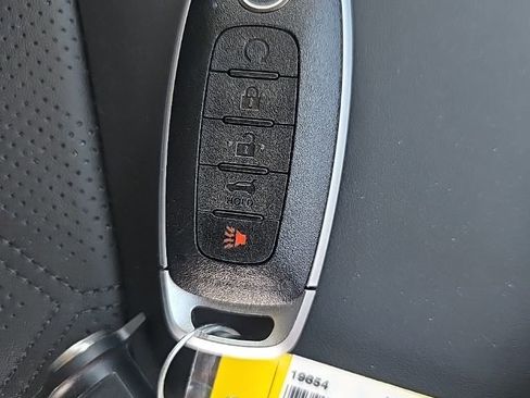 New 2026 Nissan Pathfinder Platinum image 17