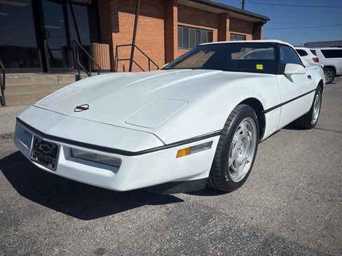 Used 1990 Chevrolet Corvette Convertible image 2