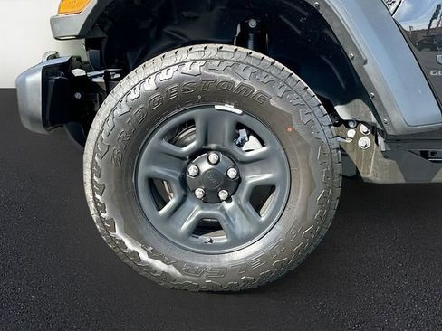 New 2026 Jeep Gladiator Sport image 19