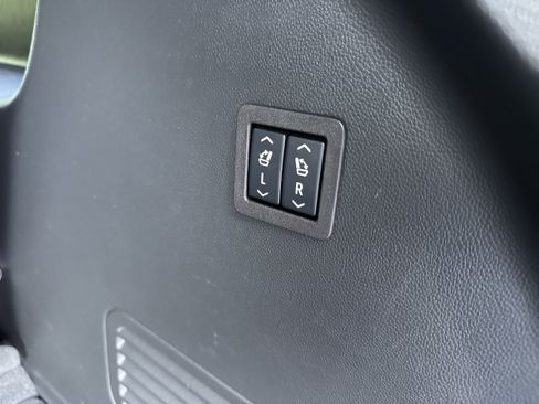 Used 2024 Buick Enclave Premium FWD image 14