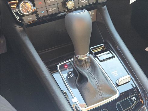 New 2026 Jeep Compass Latitude image 30