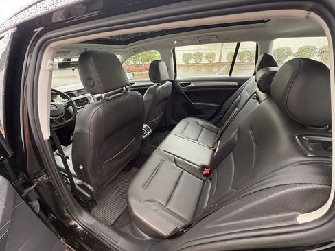 Used 2015 Volkswagen Golf TDI SE image 21