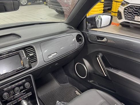 Used 2019 Volkswagen Beetle 2.0T SE FWD image 17