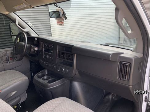 Used 2022 Chevrolet Express 3500 w/ Power Convenience Package RWD image 26