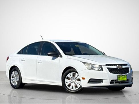 Used 2012 Chevrolet Cruze LS w/ Connectivity Package FWD image 2