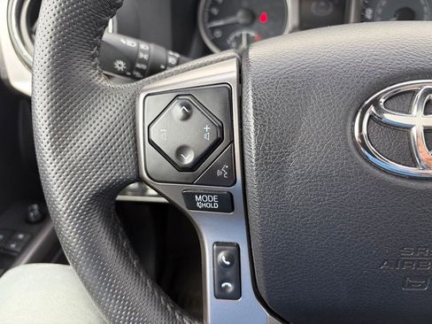 Used 2022 Toyota Tacoma Limited AWD/4WD image 33