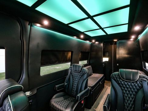 Used 2023 Mercedes-Benz Sprinter 3500 w/ Parking Package image 86