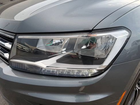 Used 2021 Volkswagen Tiguan SE w/ Panoramic Sunroof Package AWD/4WD image 11