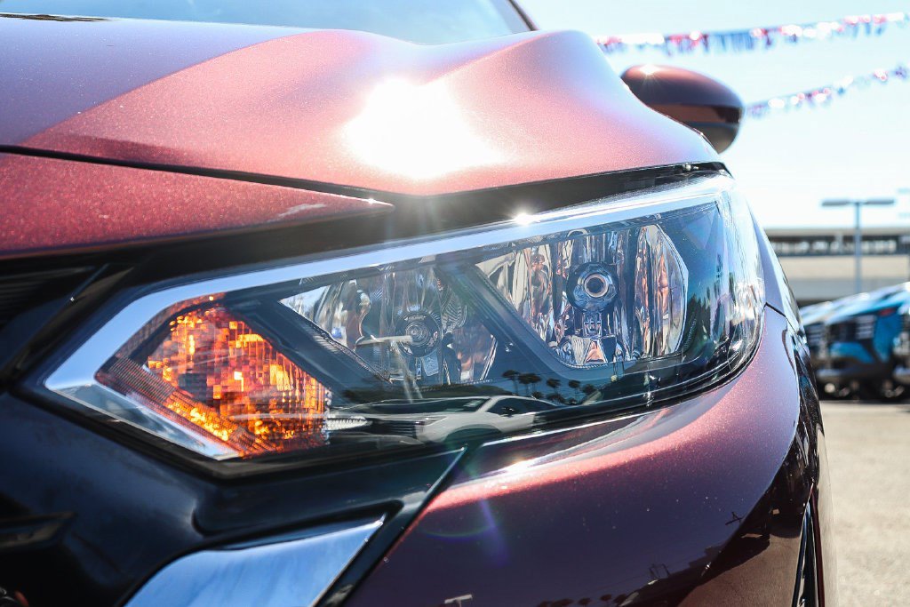 Certified 2025 Nissan Sentra SV FWD image 4
