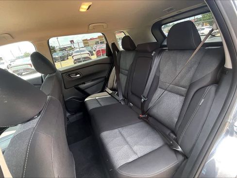 Used 2025 Nissan Rogue SV FWD image 27