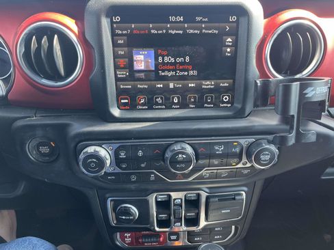 Used 2019 Jeep Wrangler Unlimited Rubicon AWD/4WD image 13