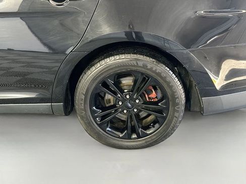 Used 2016 Ford Taurus SEL FWD image 30