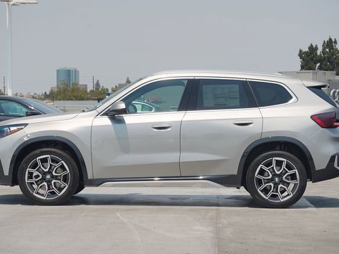 Used 2025 BMW X1 xDrive28i w/ Convenience Package AWD/4WD image 4