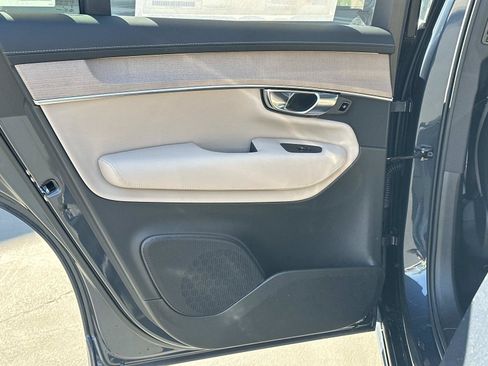 New 2026 Volvo XC90 B6 Plus w/ Protection Package Premier AWD/4WD image 16