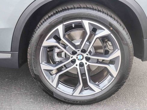 Used 2025 BMW X5 sDrive40i w/ Premium Package image 12