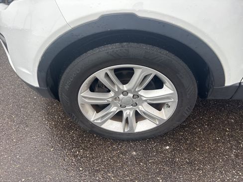 Used 2018 Land Rover Range Rover Evoque SE Premium image 15