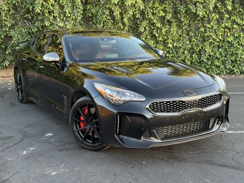 Used 2018 Kia Stinger GT2 AWD/4WD image 2