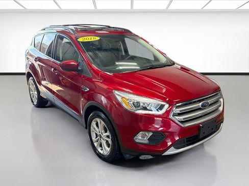 Used 2017 Ford Escape SE w/ Equipment Group 201A AWD/4WD image 3