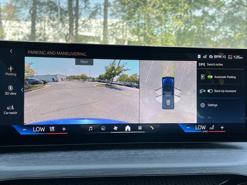 New 2025 BMW 330i Sedan w/ M Sport Package image 4