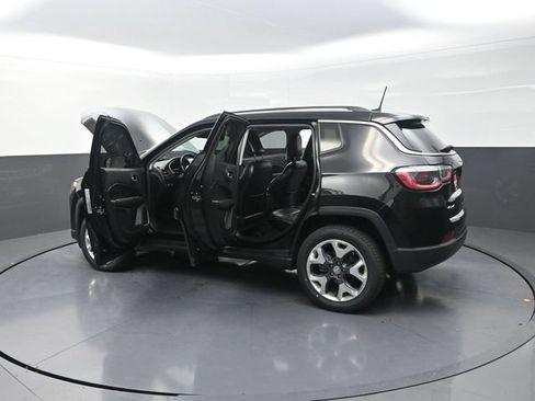 Used 2018 Jeep Compass Limited w/ Navigation Group AWD/4WD image 42