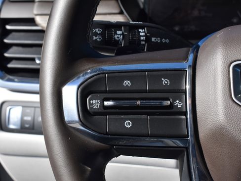 Used 2024 GMC Acadia Denali image 15