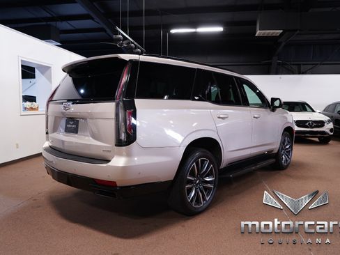 Used 2021 Cadillac Escalade Sport RWD image 7