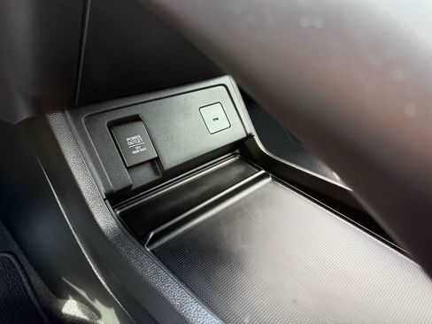 Used 2025 Acura RDX SH-AWD image 38