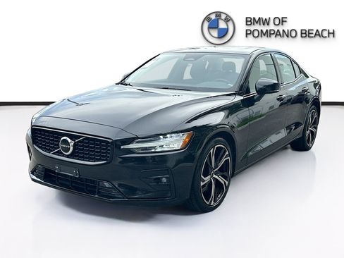 Used 2024 Volvo S60 B5 Core FWD image 3